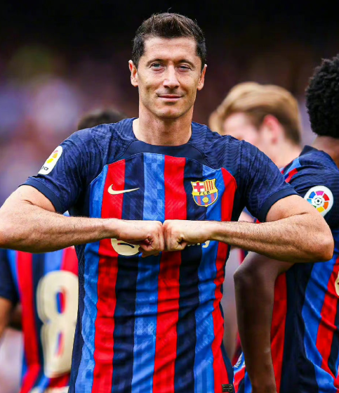 莱万新诺坎普首秀破门,续写<a href='/news/tag/258.html' style='color: blue;'>巴萨</a>传奇篇章