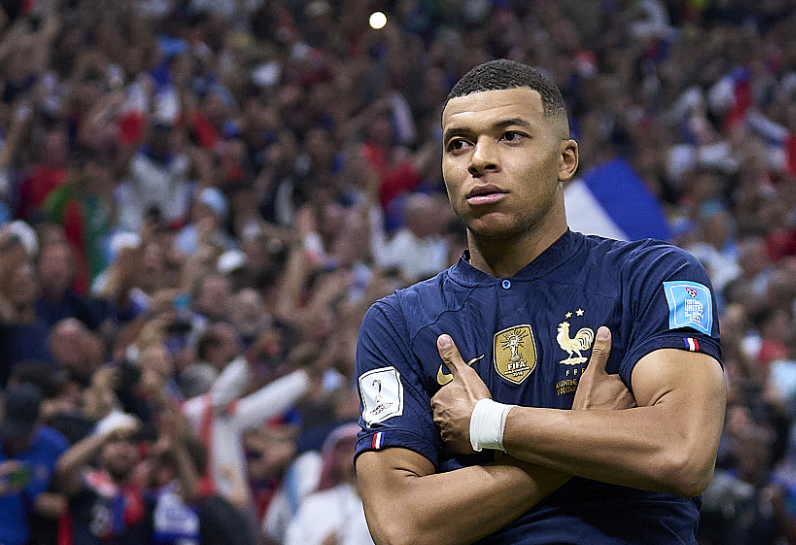 欧冠激战：姆巴佩大四喜助皇马险胜，赛后畅谈比赛感受